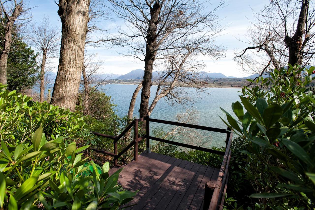 Casa Vacanze Tana Della Volpe Ispra Exterior foto