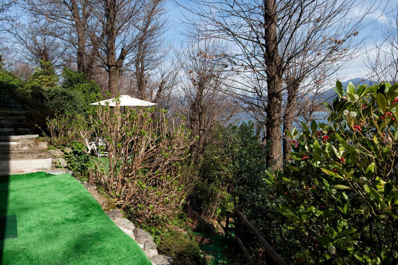 Casa Vacanze Tana Della Volpe Ispra Exterior foto