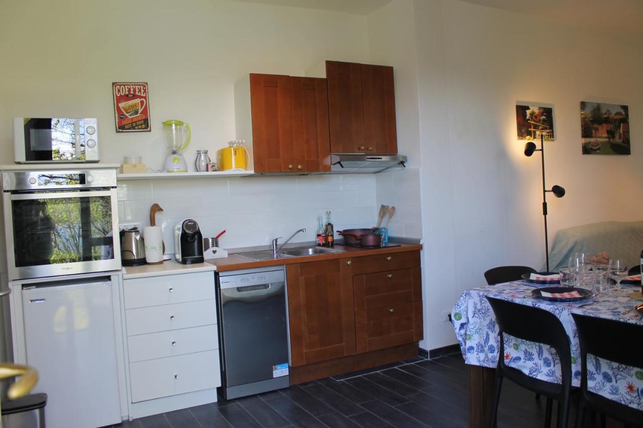 Casa Vacanze Tana Della Volpe Ispra Exterior foto