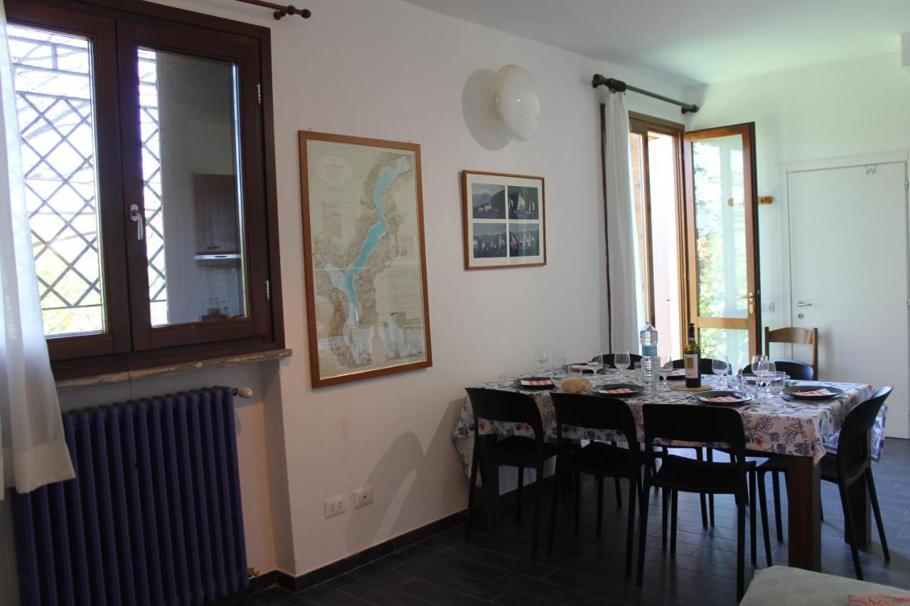 Casa Vacanze Tana Della Volpe Ispra Exterior foto